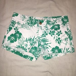 Junior’s SO Floral Shorts